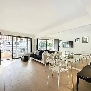 3p Between Croisette Beaches And Antibes Street Cannes