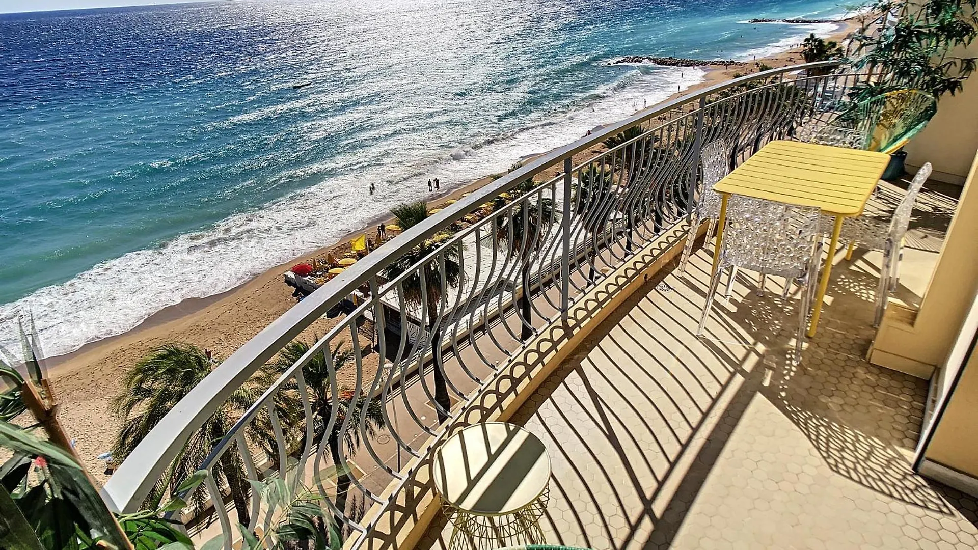 Beach Penthouse With Unique Rooftop Terrace 301 Apartment Cannes